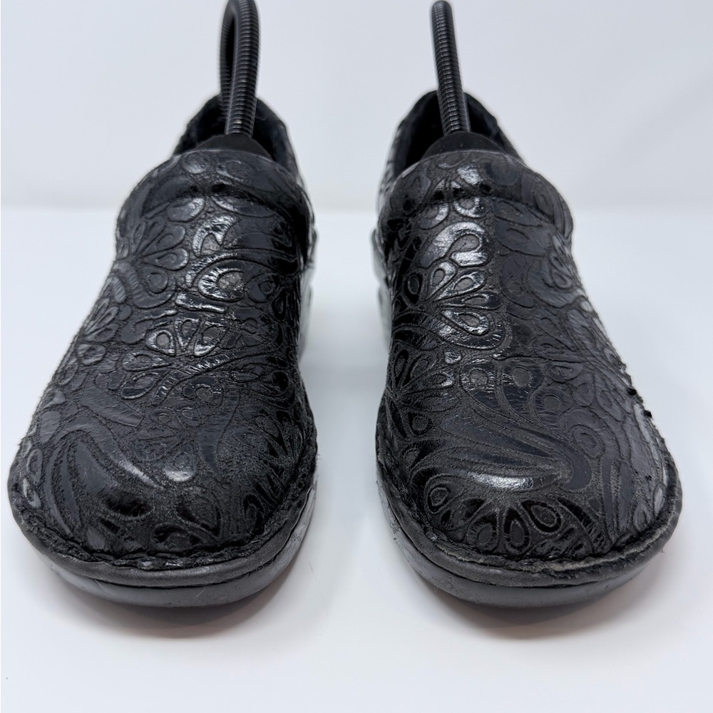 BOC Born Concept Leather Clogs Black Tooled Slip On Comfort Shoes Size 7M - Picture 8 of 14